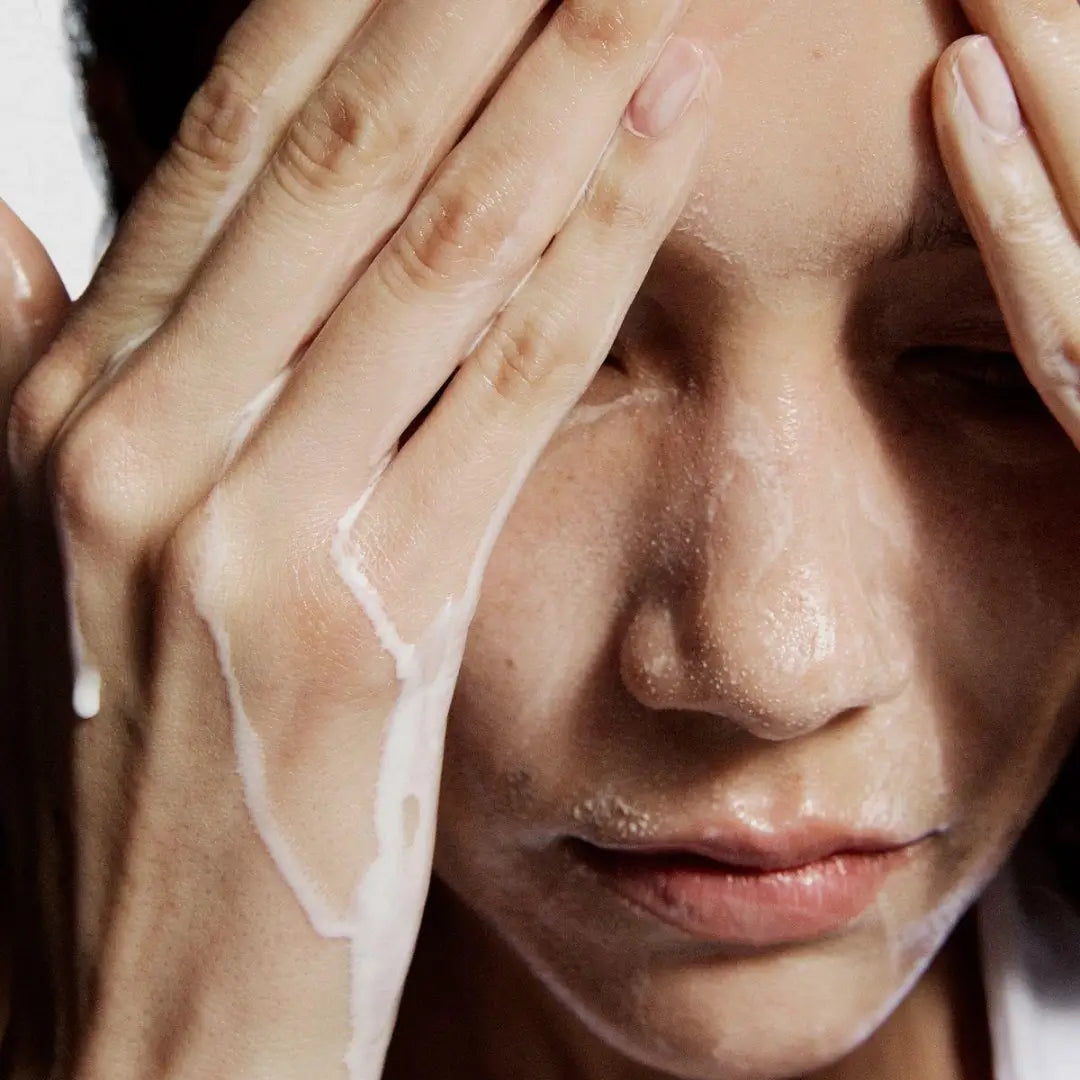 cleansing_oil_to_milk